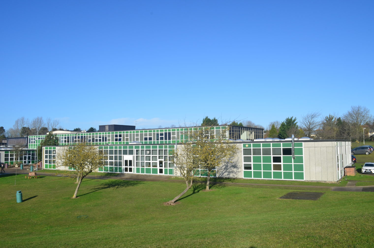 Stelrad LSTs provide safe heat for Hertfordshire school